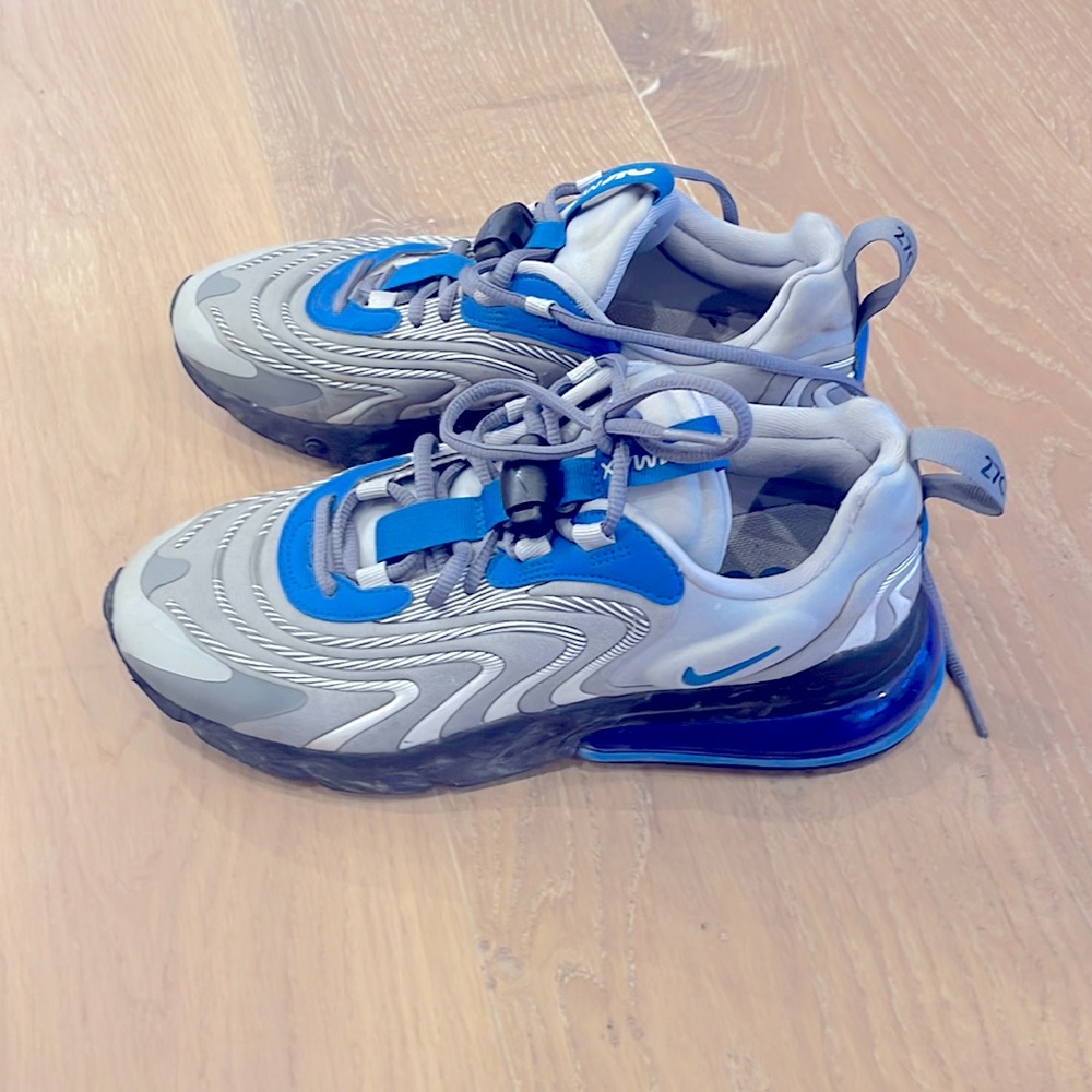Nike Air Max 270 React gray and blue size 7.5